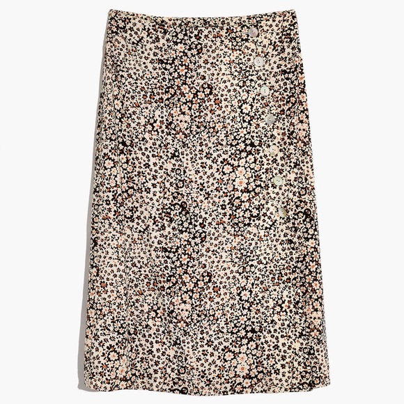 Madewell Side-Button Straight Midi Skirt in floral Daisy Groove Cream and Black - Picture 3 of 12